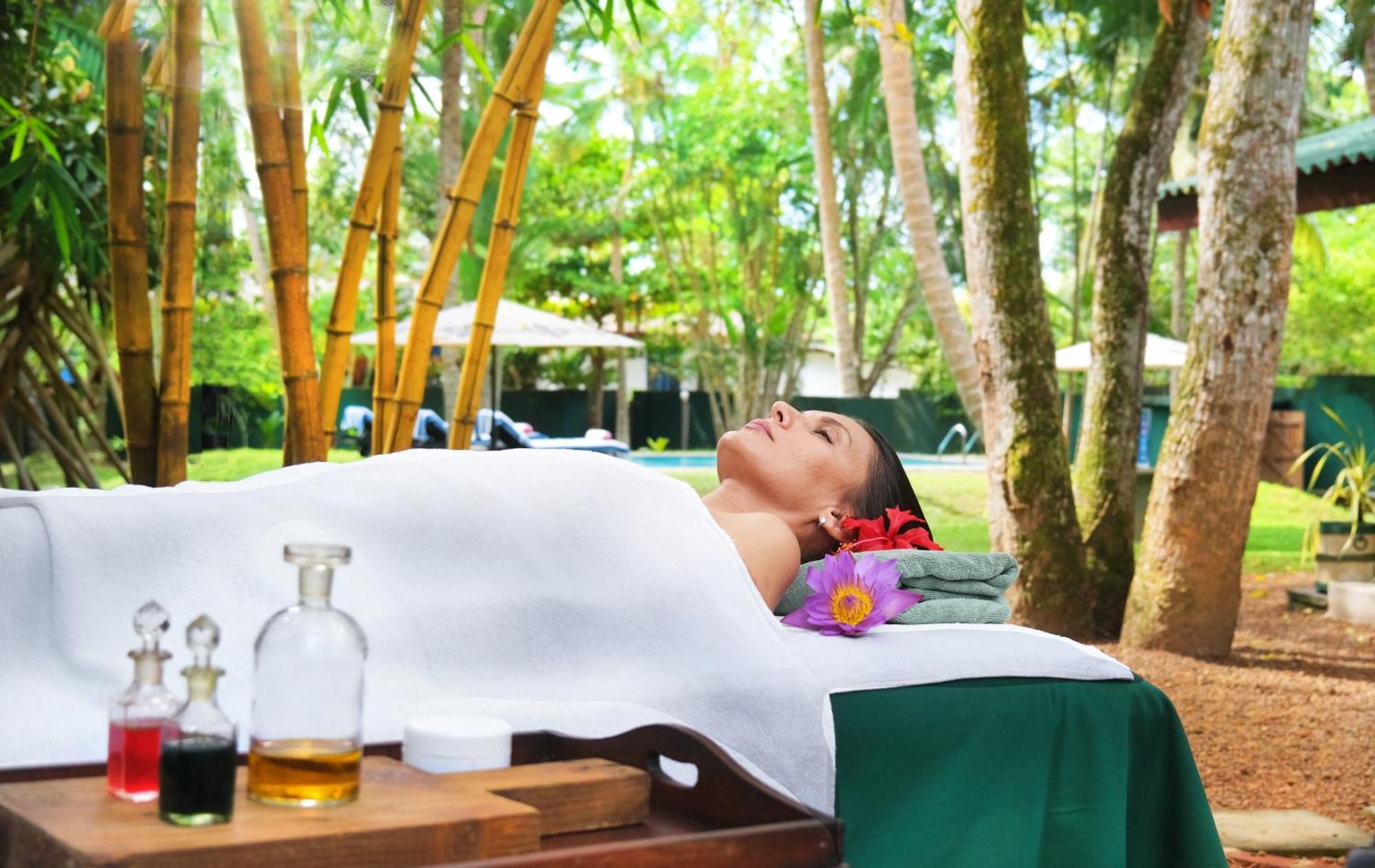 Chandra Villa Ayurveda Resort เบนโตตา ภายนอก รูปภาพ
