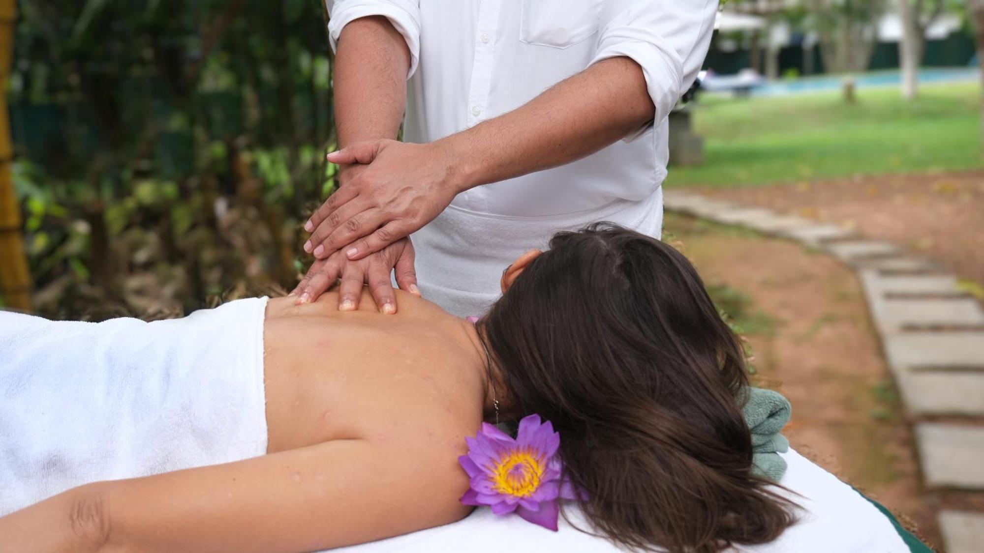 Chandra Villa Ayurveda Resort เบนโตตา ภายนอก รูปภาพ